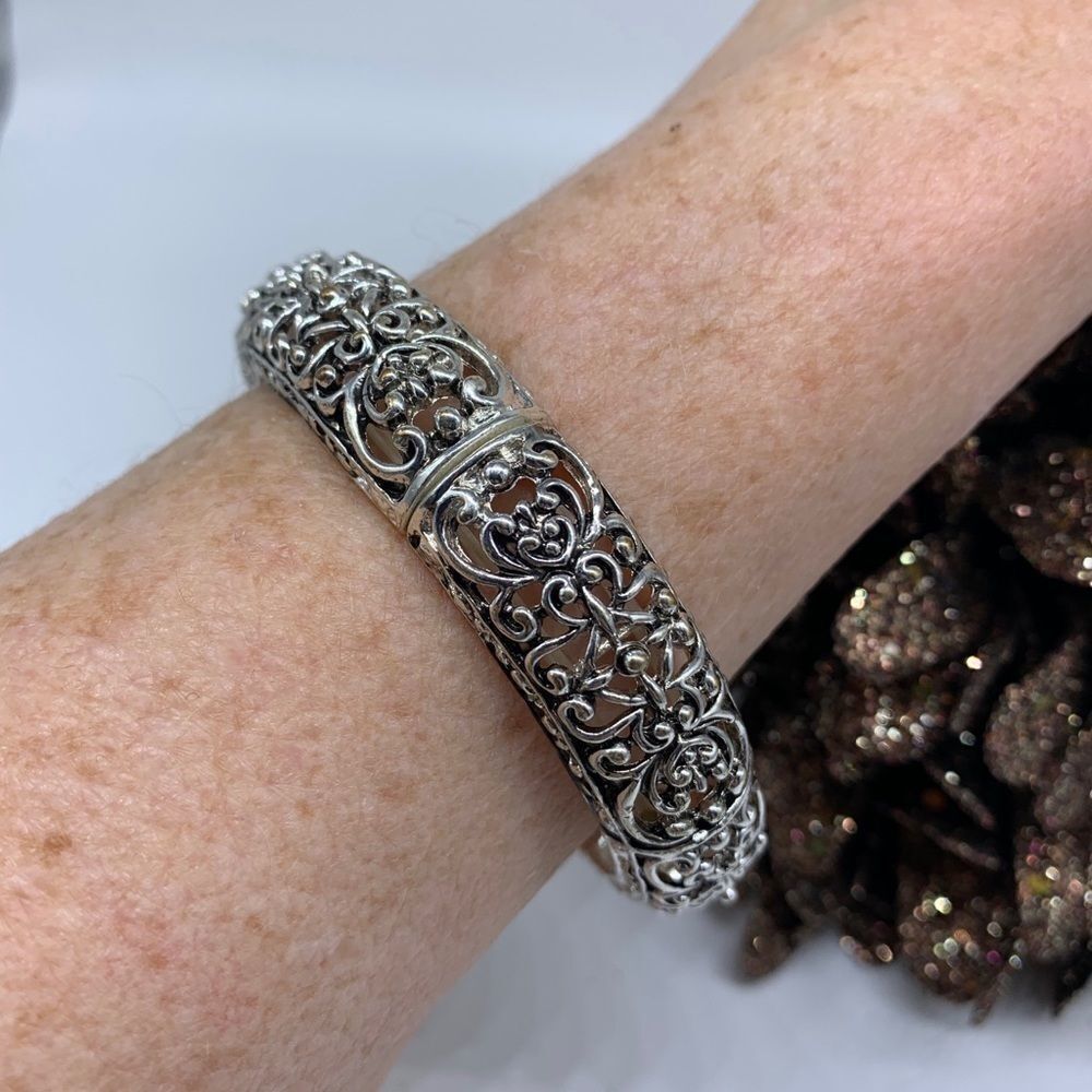Bracelets - Set of 2 - Picture 3 of 5